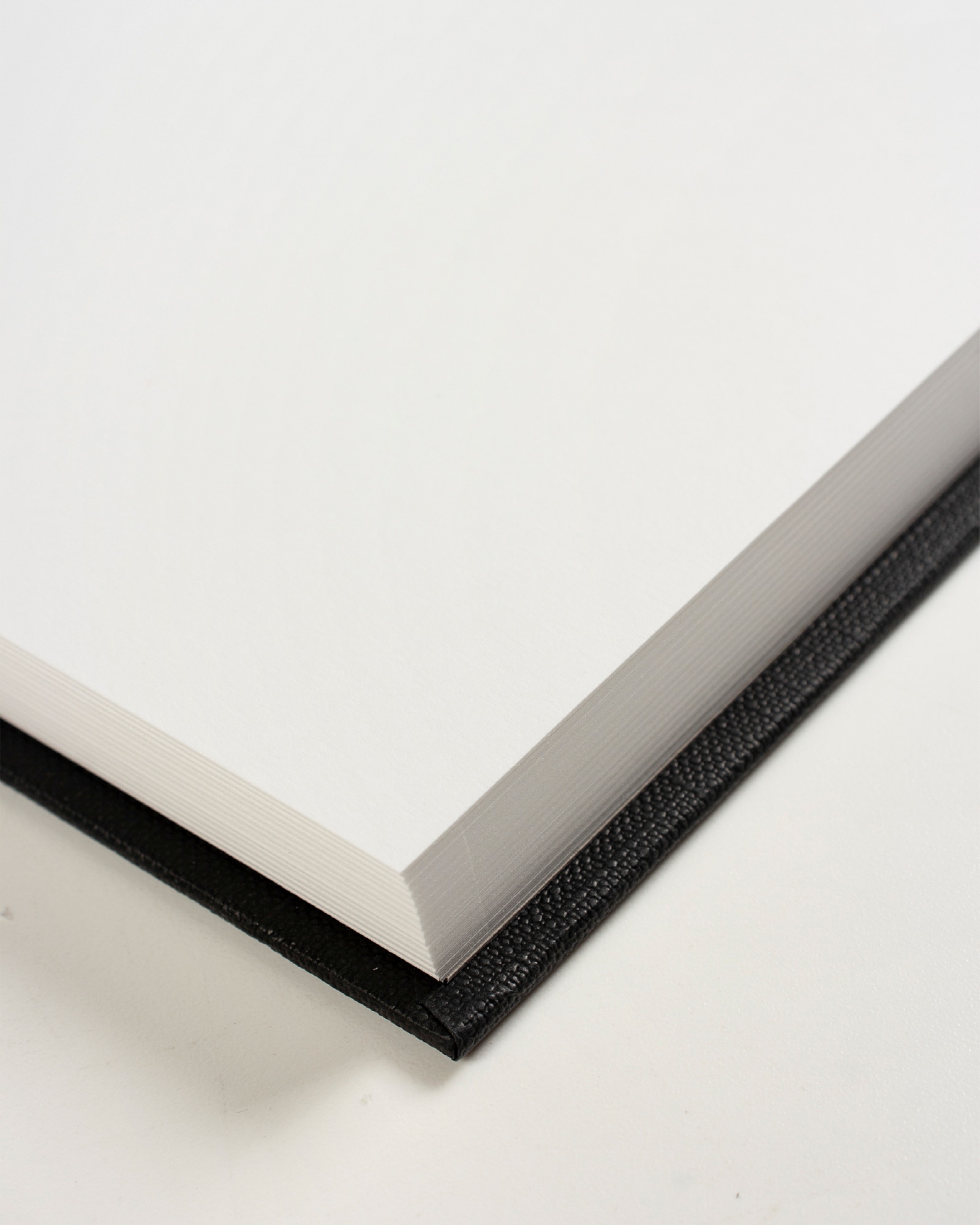 Блокнот для зарисовок Drawingbook 160г/м.кв мелкозернистая 60л 9 размеров в ассортименте